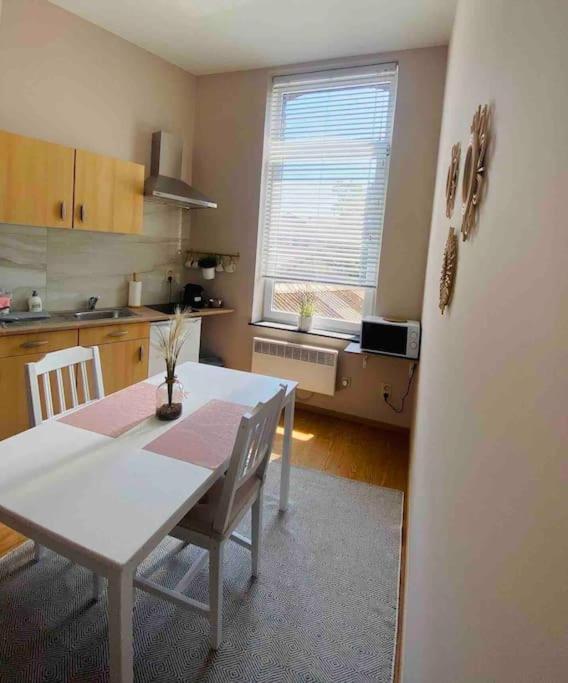 Charmant Petit Appartement. Lieja Exterior foto