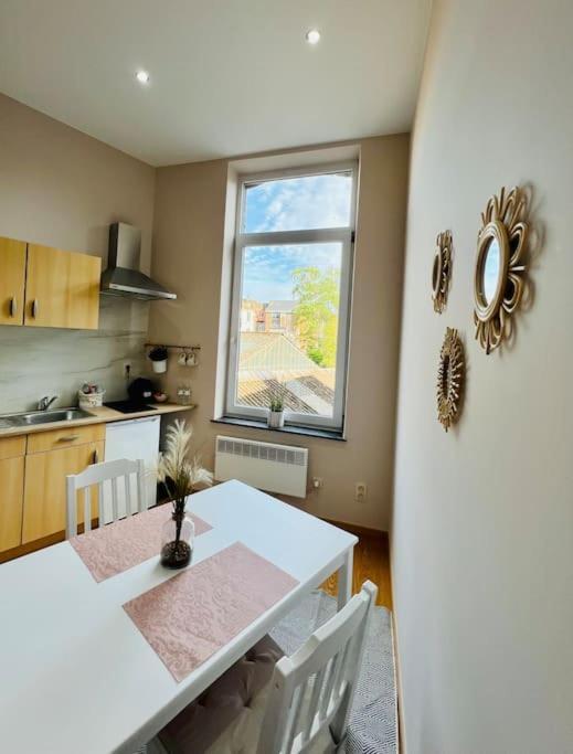 Charmant Petit Appartement. Lieja Exterior foto